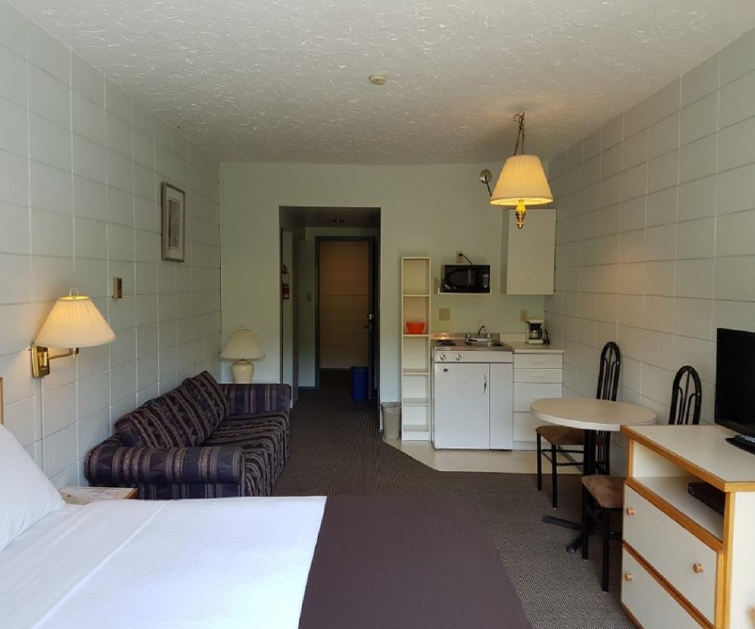 Airport Inn Port Hardy Exterior foto